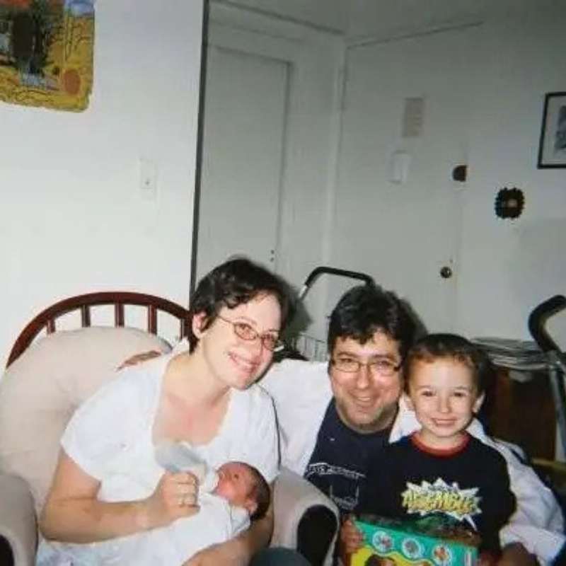 Dareh Ardashes Gregorian with his wife and children.